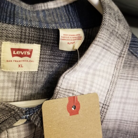 Levi's Button Down Flannel Shirt - Picture 4 of 4